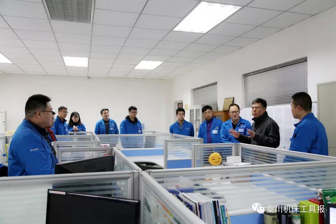 嚴(yán)鑒鉑董事長現(xiàn)場(chǎng)辦公：讓員工有事干 能干事 干成事