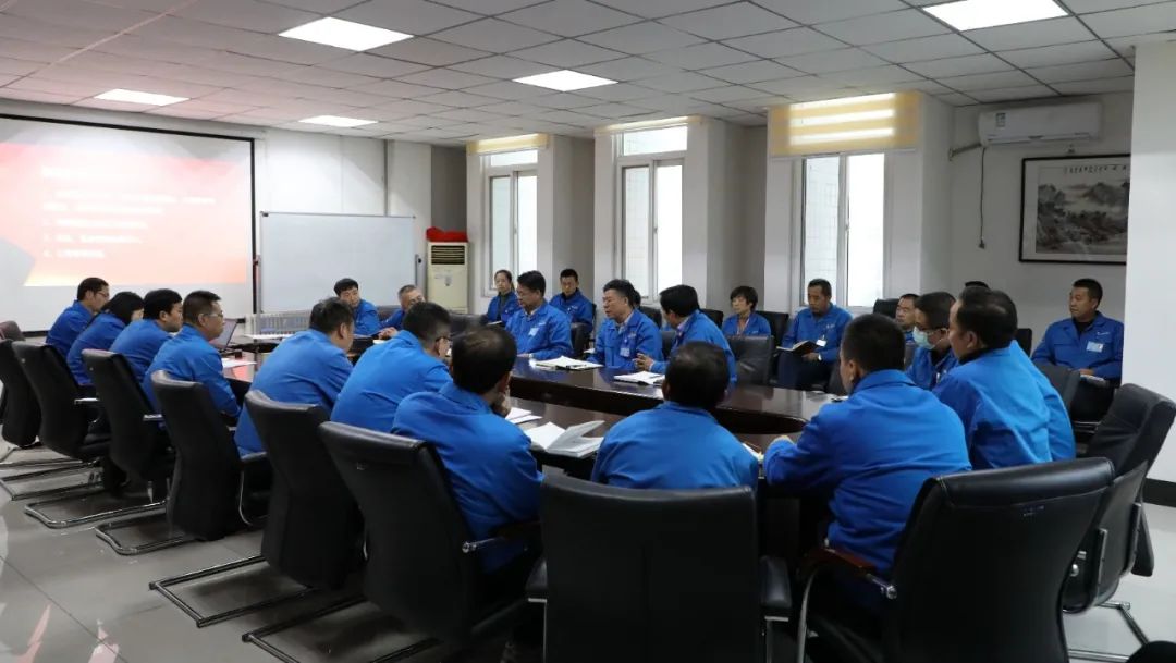 嚴(yán)鑒鉑：把銷售隊(duì)伍鍛造成一支鐵軍、一面旗幟！