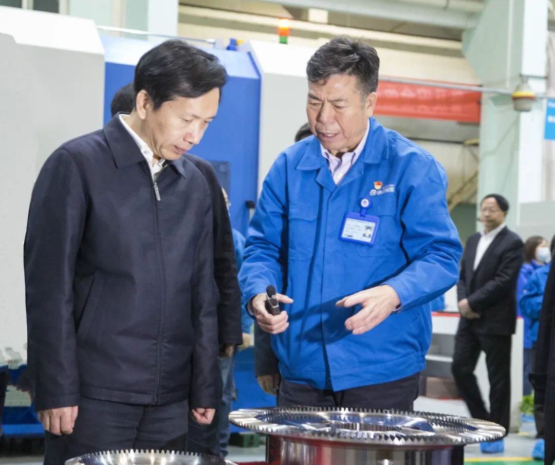 陜西省省長(zhǎng)趙一德一行蒞臨秦川集團(tuán)、法士特集團(tuán)調(diào)研