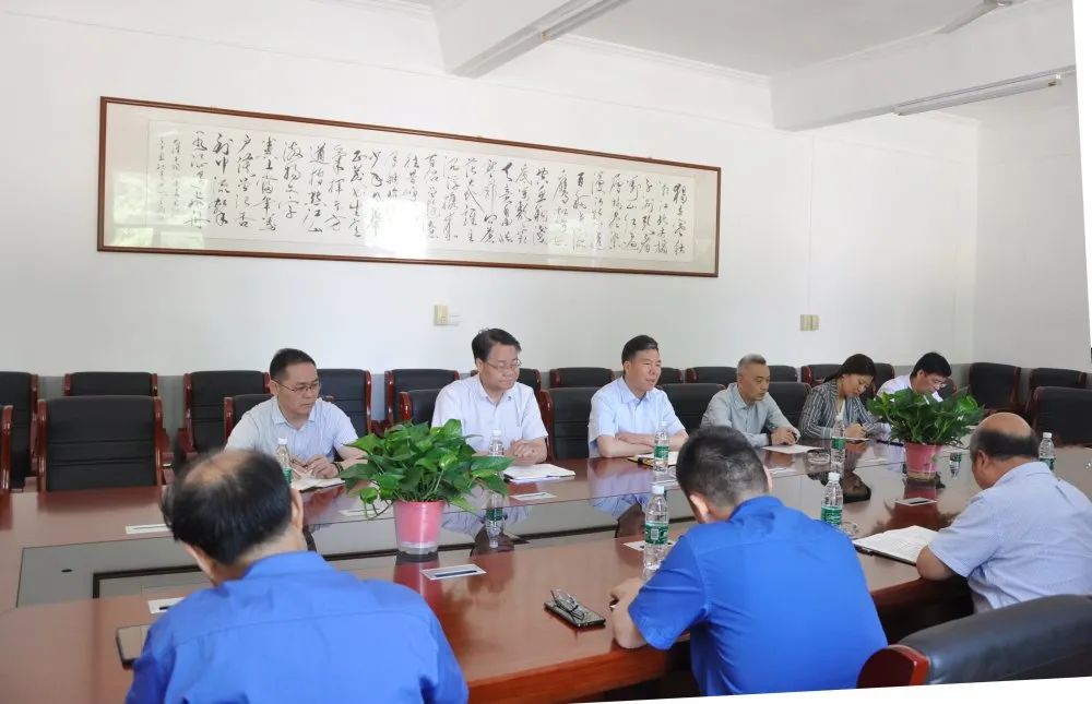 ?嚴(yán)鑒鉑董事長一行深入漢江機床調(diào)研指導(dǎo)工作