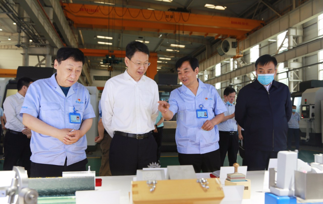 陜西省副省長程福波蒞臨秦川集團調(diào)研