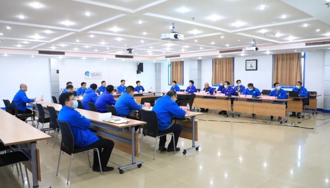 嚴鑒鉑：鼓足干勁 協(xié)同作戰(zhàn) 沖刺既定目標(biāo)任務(wù)