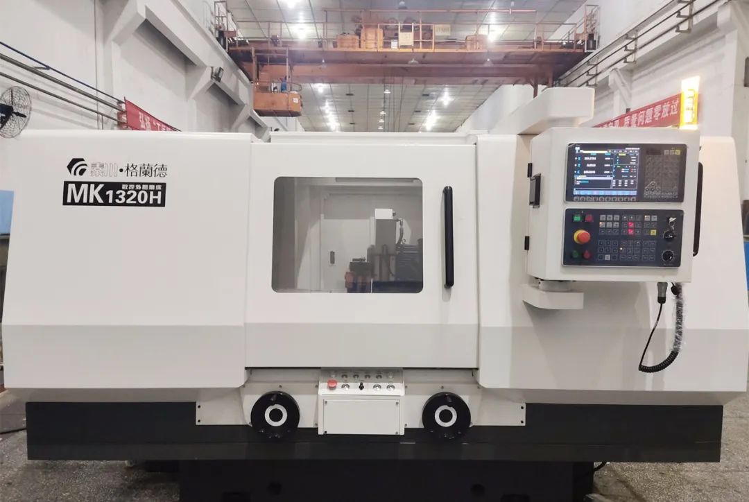 【秦川格蘭德】加快新品研發(fā) “手自一體”特色磨床亮相市場